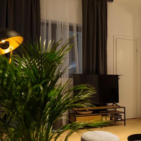 Bright 3Br Flat - Top Location - Green View Balcony Бухарест Экстерьер фото